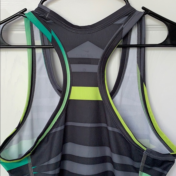 Nike Dri-Fit Tank Size Large - Picture 7 of 8